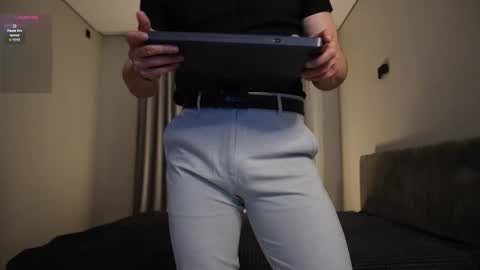 Snapshot of nik_sharp chatting on 02-24-26, 05:22 Nik online show from 02-24-26, 05:22