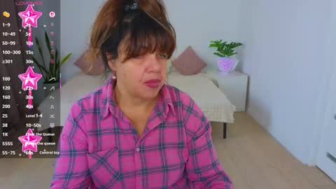 Snapshot of nika_light chatting on 11-25-25, 10:37 Nika light online show from 11-25-25, 10:37