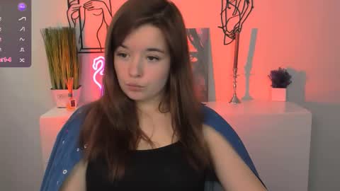 Snapshot of nika_still chatting on 10-25-25, 10:23 Little Angel online show from 10-25-25, 10:23