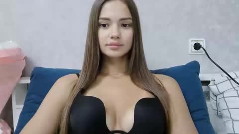 Nika online show from 06-01-26, 05:25