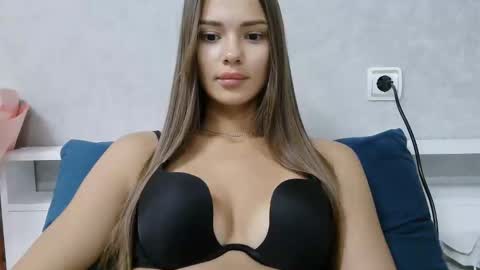 Nika online show from 06-03-26, 05:51