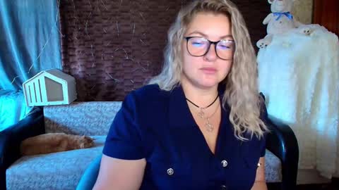 Nika online show from 09-15-25, 03:06