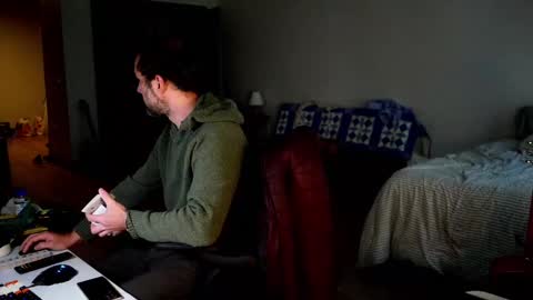 Nike Jude online show from 10-13-25, 07:14