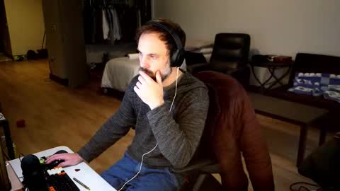 Nike Jude online show from 12-17-25, 08:15