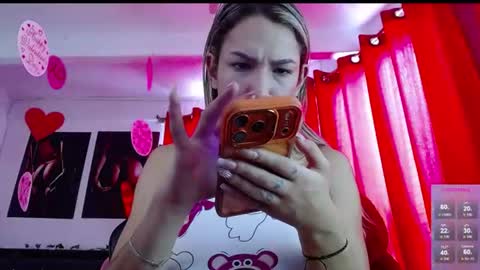 Snapshot of niki_1998 chatting on 07-22-26, 01:14 Natalia online show from 07-22-26, 01:14