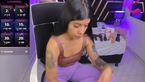 Niki online show from 12-30-24, 01:03