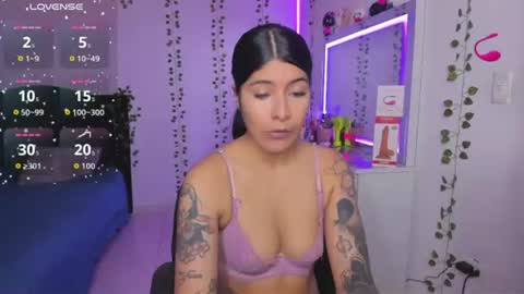 Niki online show from 06-17-26, 01:08
