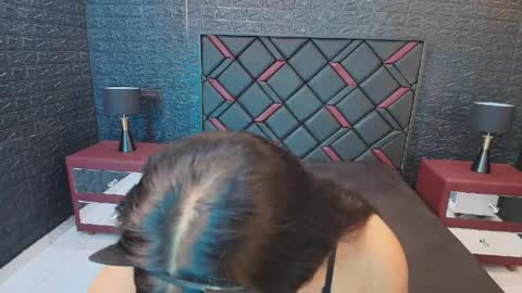 NIKI online show from 05-15-26, 01:18