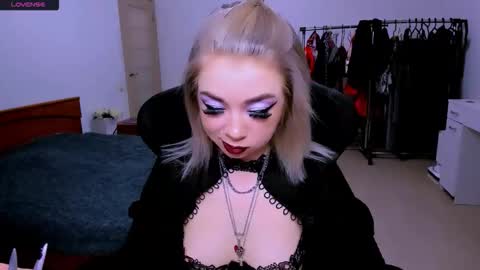 nikigoddesss online show from 04-06-26, 04:46