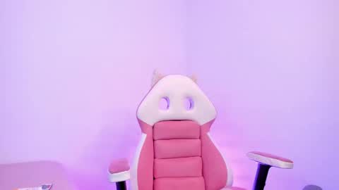 Snapshot of nikii_28 chatting on 02-05-25, 11:50 Nikii online show from 02-05-25, 11:50