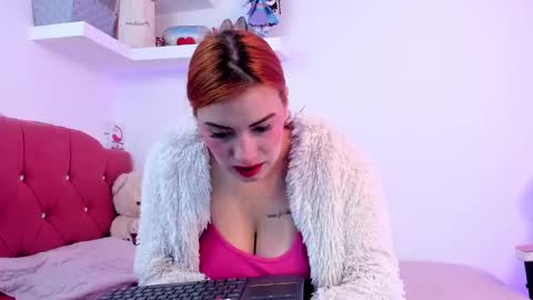 Snapshot of nikii_28 chatting on 03-05-25, 12:00 Nikii online show from 03-05-25, 12:00