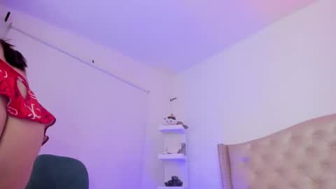 Snapshot of nikiibrooks chatting on 02-24-25, 04:38 Niikii online show from 02-24-25, 04:38
