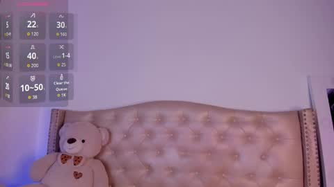 Snapshot of nikiibrooks chatting on 04-28-26, 02:49 Niikii online show from 04-28-26, 02:49