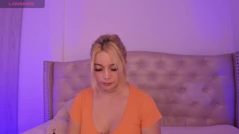 Snapshot of nikiibrooks chatting on 05-29-26, 02:42 Niikii online show from 05-29-26, 02:42