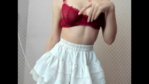 Snapshot of nikiololli666 chatting on 10-19-25, 10:05 nikiololli666 online show from 10-19-25, 10:05