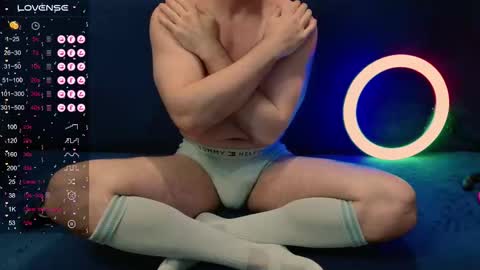 Snapshot of nikitin21 chatting on 10-18-25, 09:54 Sasha online show from 10-18-25, 09:54