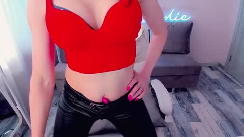Snapshot of nikki_blondiee chatting on 02-06-25, 05:46 nikki_blondiee online show from 02-06-25, 05:46