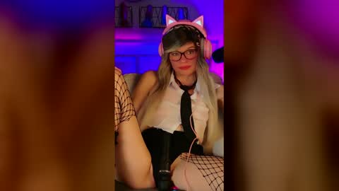 Kitty Chatte online show from 05-16-26, 07:05