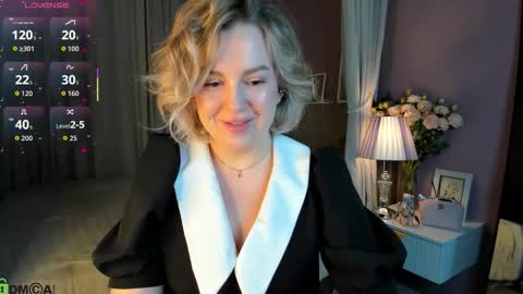 Nikki online show from 10-24-25, 12:41