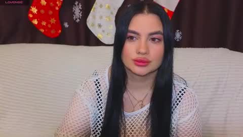 Snapshot of nikki_kardashian chatting on 01-13-25, 10:24 Nikki Kardashian online show from 01-13-25, 10:24