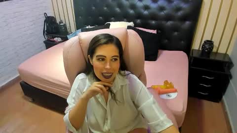 Snapshot of nikki_nikol chatting on 06-05-26, 10:15 Nikki online show from 06-05-26, 10:15