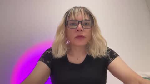 nikki_trans_fun online show from 05-19-26, 07:15