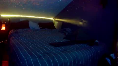 nikkiandtony online show from 01-03-25, 05:50