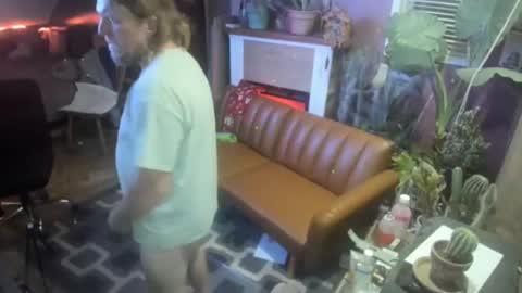 nikkiandtony online show from 01-19-25, 04:22