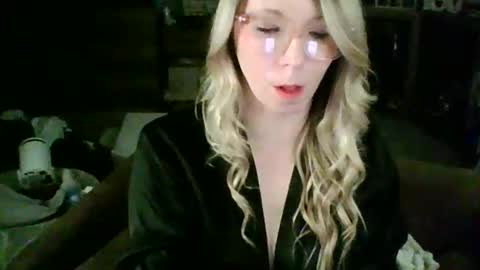 Snapshot of nikkib653466 chatting on 02-19-26, 12:28 nikkib653466 online show from 02-19-26, 12:28