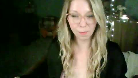 Snapshot of nikkib653466 chatting on 03-08-26, 04:27 nikkib653466 online show from 03-08-26, 04:27