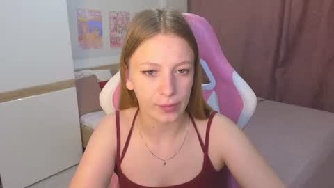 Snapshot of nikkibenz03 chatting on 07-18-26, 11:14 Beatrice online show from 07-18-26, 11:14