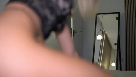 Snapshot of nikkimagic chatting on 11-13-25, 07:29 Nicole online show from 11-13-25, 07:29