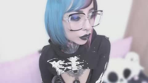 Nikki Ramone   online show from 09-30-25, 11:32