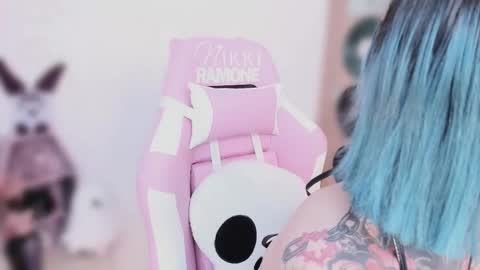 Nikki Ramone   online show from 02-18-26, 10:55