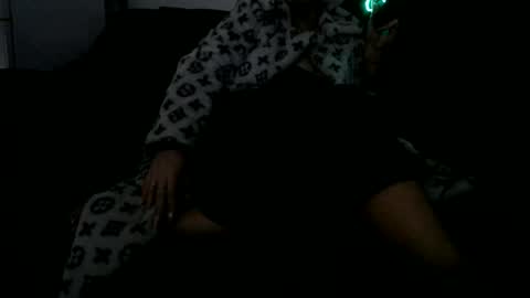 Niquita Sparkles online show from 12-22-24, 06:26