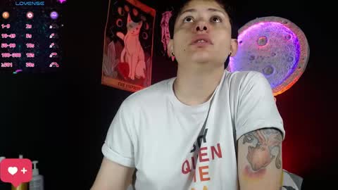 Nikky online show from 05-17-26, 01:29