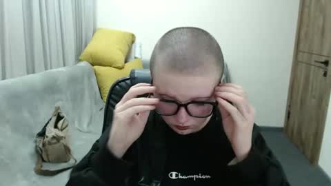 nikkysnow online show from 09-17-25, 08:05