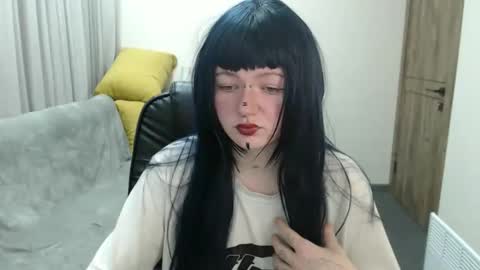 nikkysnow online show from 10-28-25, 09:02