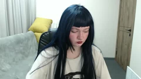 nikkysnow online show from 10-29-25, 09:11