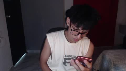 Snapshot of niklaus_wolf chatting on 09-29-25, 03:44 niklaus_wolf online show from 09-29-25, 03:44