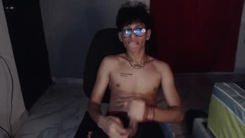 Snapshot of niklaus_wolf chatting on 10-03-25, 01:46 niklaus_wolf online show from 10-03-25, 01:46