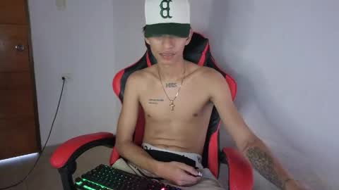 niklaus_wolf online show from 05-11-26, 07:22