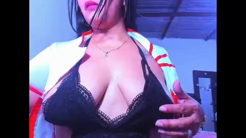 Snapshot of nikol_sensual01 chatting on 10-16-25, 05:36 nikol sensual01 online show from 10-16-25, 05:36