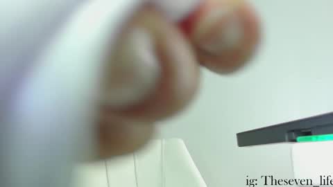 Niko online show from 01-25-25, 04:23