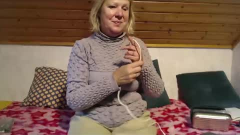 Snapshot of nikole111 chatting on 10-06-25, 09:29 Nikole1 online show from 10-06-25, 09:29