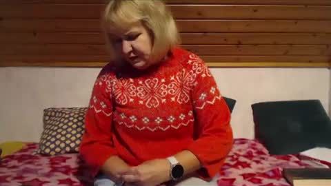 Snapshot of nikole111 chatting on 10-15-25, 12:27 Nikole1 online show from 10-15-25, 12:27