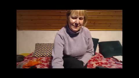 Snapshot of nikole111 chatting on 10-24-25, 02:13 Nikole1 online show from 10-24-25, 02:13