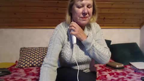 Snapshot of nikole111 chatting on 10-26-25, 10:21 Nikole1 online show from 10-26-25, 10:21