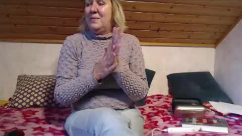 Snapshot of nikole111 chatting on 11-10-25, 10:58 Nikole1 online show from 11-10-25, 10:58