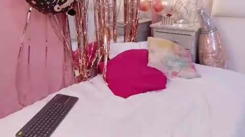   Nikol Karter   online show from 06-19-26, 12:09
